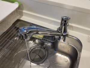 新潟キッチン取付け隊　浄水器一体水栓の取替　施工後